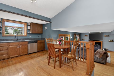 Tiny photo for 1001 Oak Ridge Drive, Streamwood, IL 60107 (MLS # 12625513)