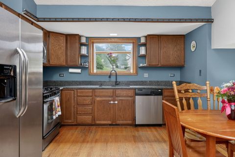 Tiny photo for 1001 Oak Ridge Drive, Streamwood, IL 60107 (MLS # 12625513)