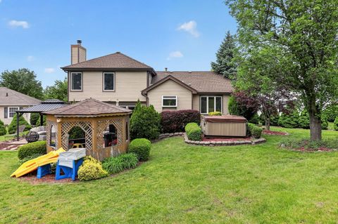 Tiny photo for 1001 Oak Ridge Drive, Streamwood, IL 60107 (MLS # 12625513)