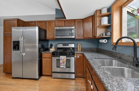 Tiny photo for 1001 Oak Ridge Drive, Streamwood, IL 60107 (MLS # 12625513)