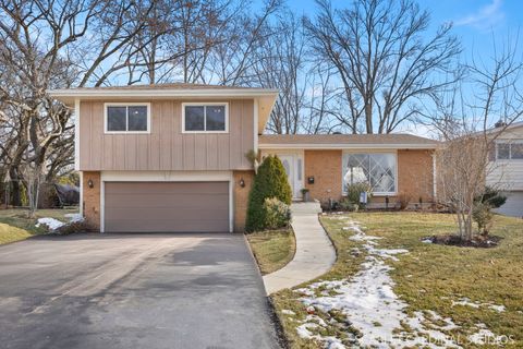 Photo of 865 Magnolia Circle, Lombard, IL 60148 (MLS # 12535300)