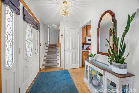 Tiny photo for 865 Magnolia Circle, Lombard, IL 60148 (MLS # 12535300)