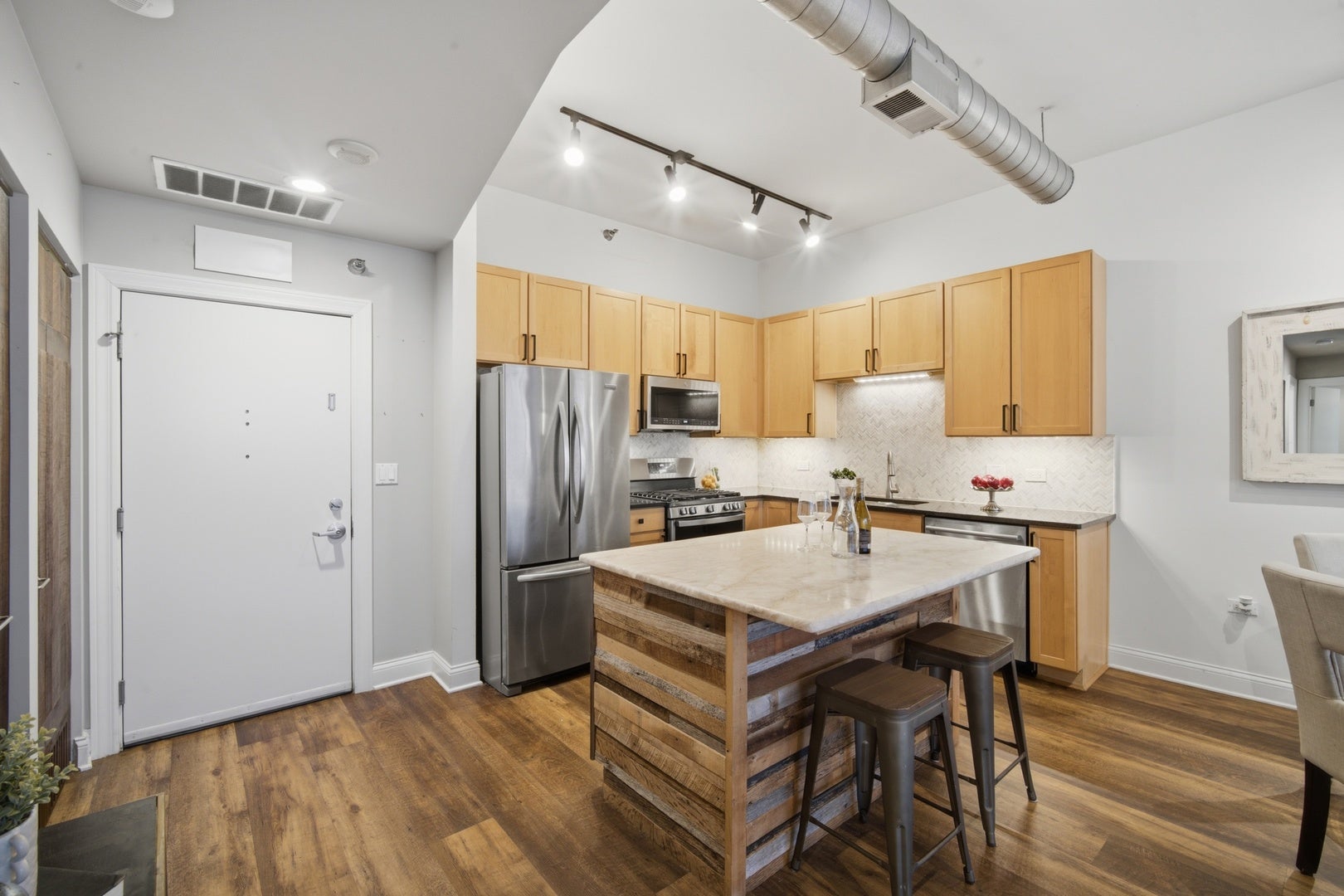 901 W Madison Street 919
