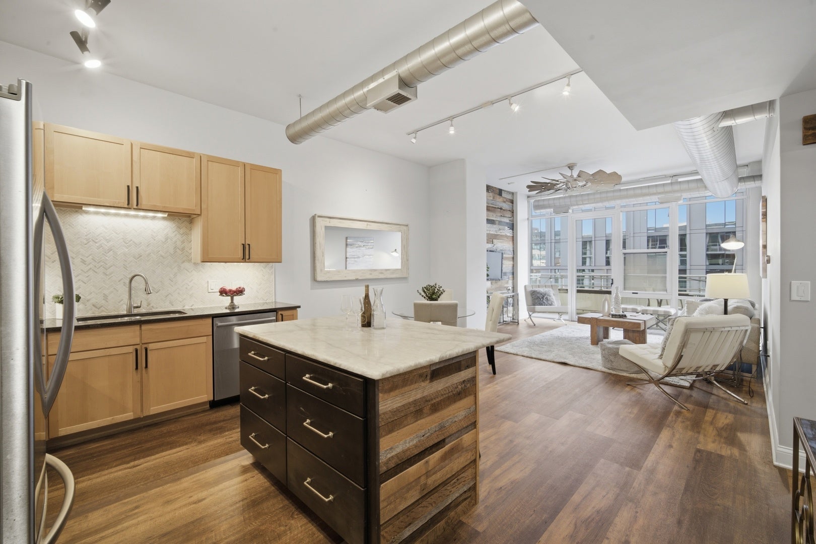 901 W Madison Street 919