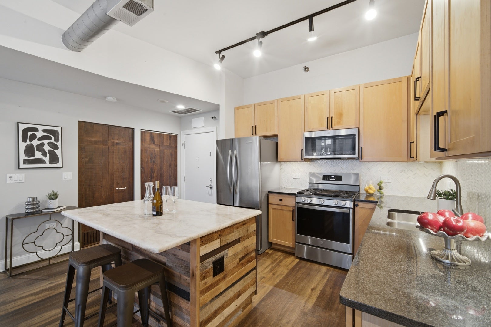 901 W Madison Street 919