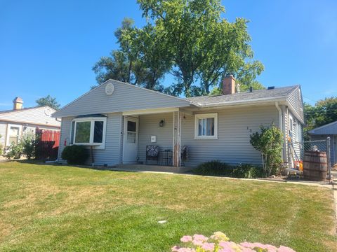 15 Thrush Road, Carpentersville, IL 60110 - #: 12304298