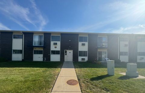 Tiny photo for 8804 Golf Road #2F, Des Plaines, IL 60016 (MLS # 12471306)
