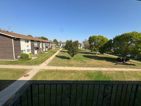 Tiny photo for 8804 Golf Road #2F, Des Plaines, IL 60016 (MLS # 12471306)