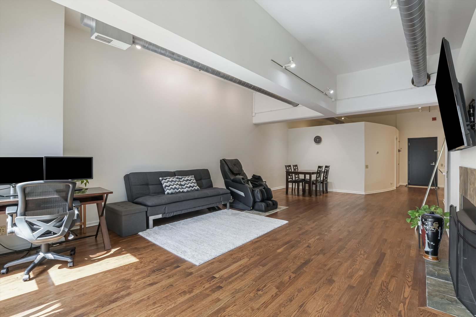 130 S CANAL Street 624