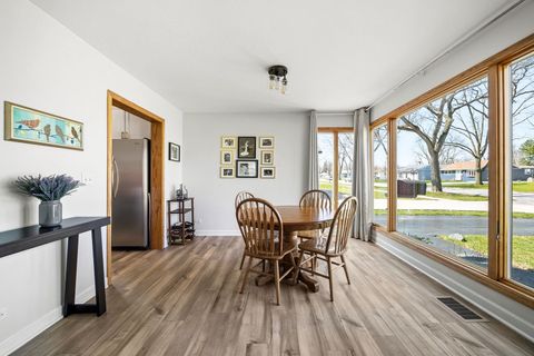 Tiny photo for 2203 Eastman Street, Rolling Meadows, IL 60008 (MLS # 12625724)