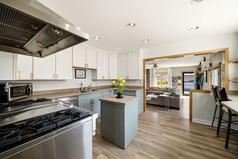 Tiny photo for 2203 Eastman Street, Rolling Meadows, IL 60008 (MLS # 12625724)