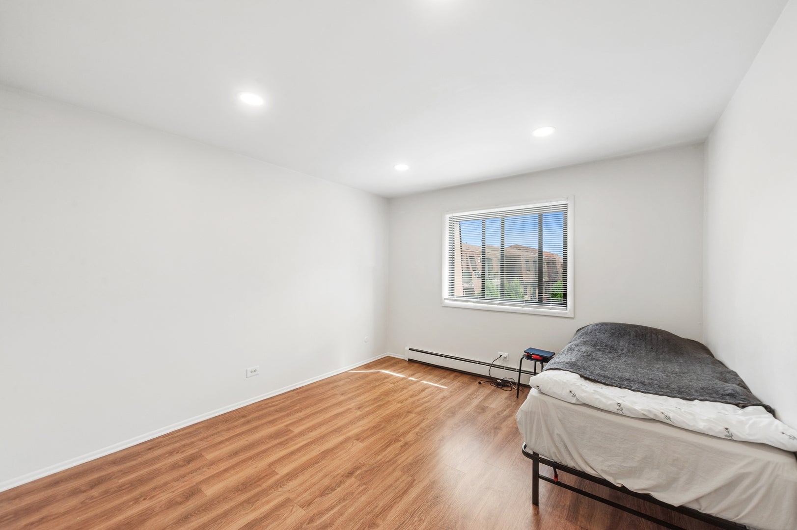 3683 SALEM WALK