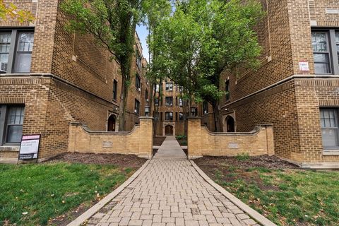 2348 W Addison Street D2 Chicago IL 60618