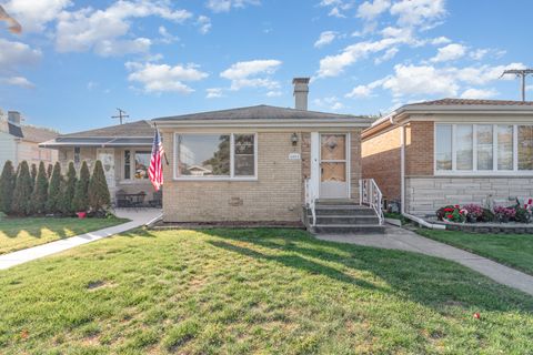 Photo of 6953 W Montrose Avenue, Harwood Heights, IL 60706 (MLS # 12507724)