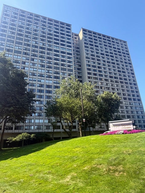 Photo of 4850 S Lake Park Avenue #709, Chicago, IL 60615 (MLS # 12741378)