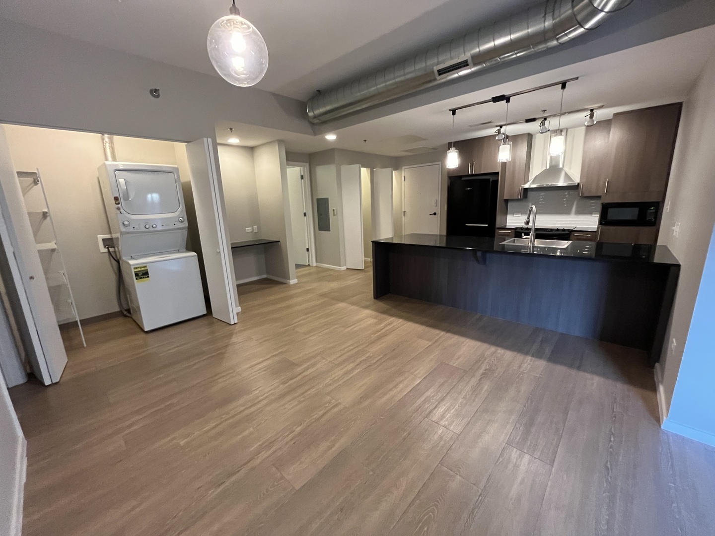211 W Scott Street 301