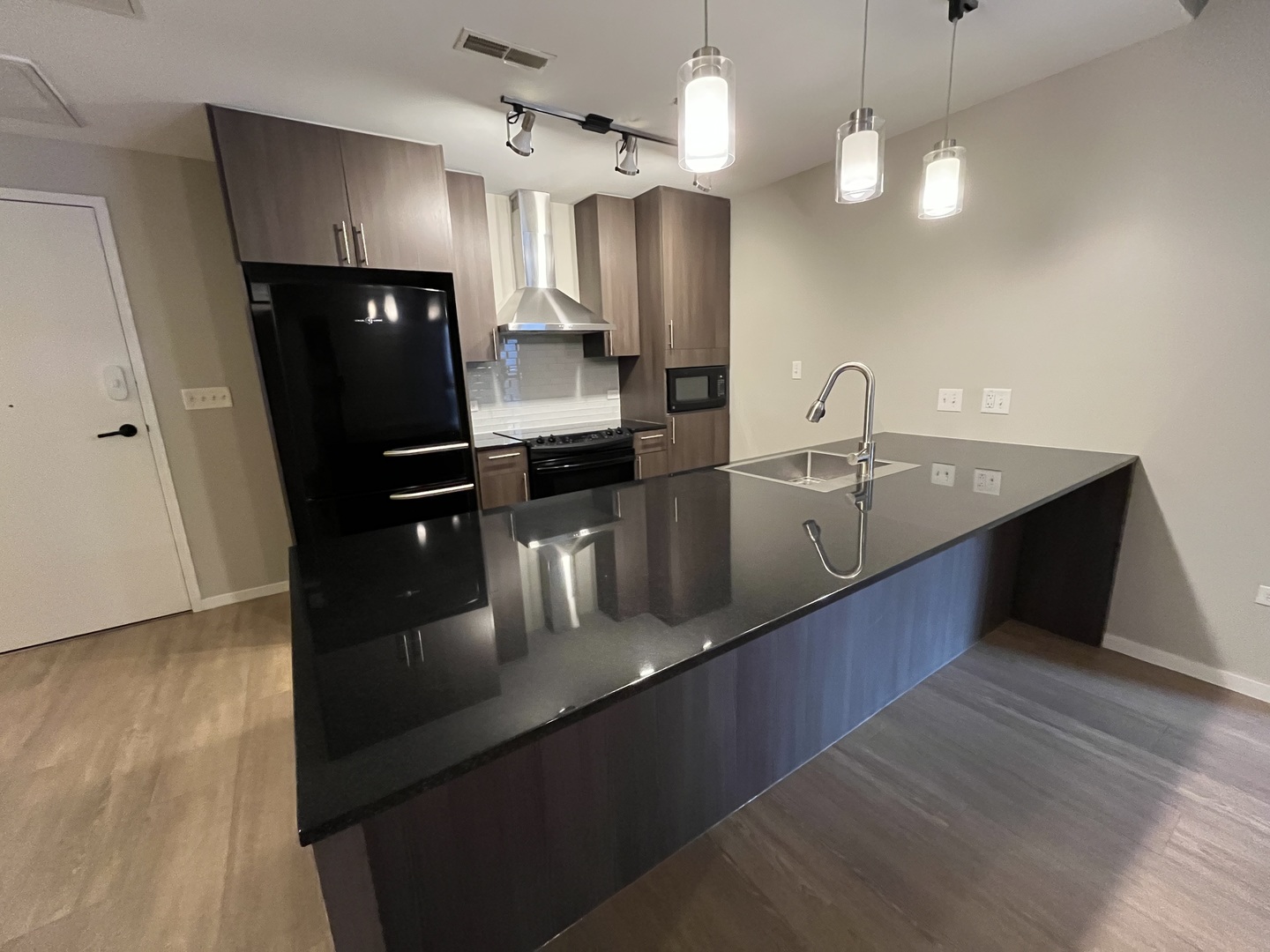211 W Scott Street 301