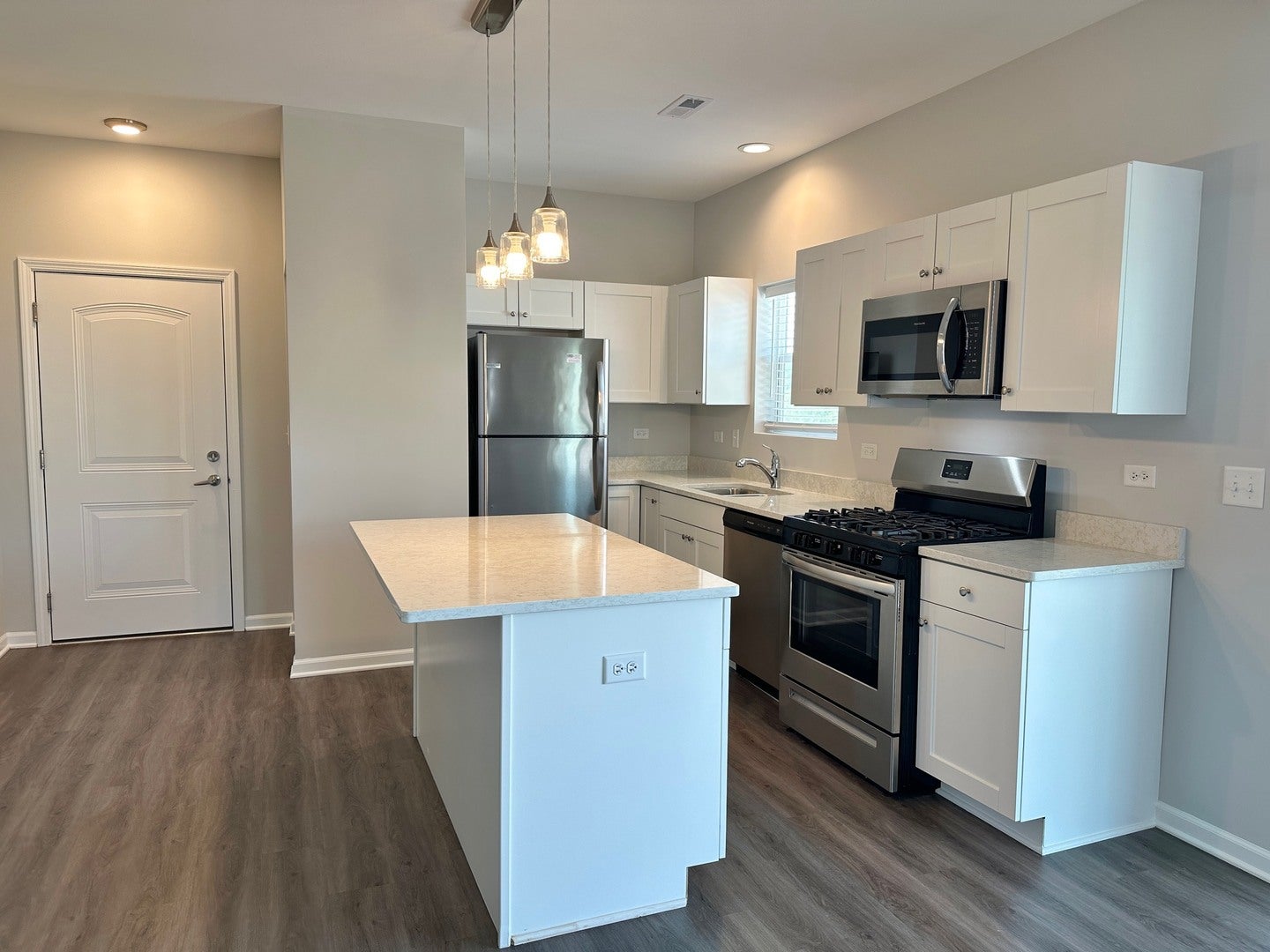 855 E Main Street 3F