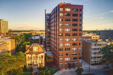 5858 N Sheridan Road 306 Chicago IL 60660