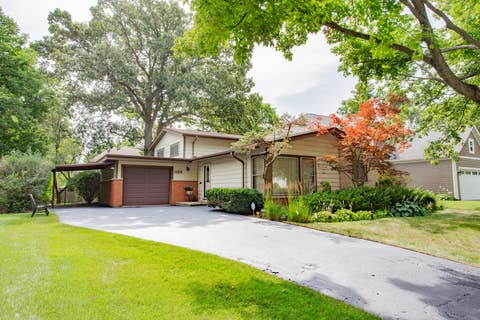 Photo of 1133 KENTON Road, Deerfield, IL 60015 (MLS # 12713121)
