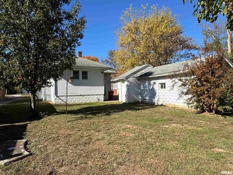 Tiny photo for 532 N WASHINGTON Street, Duquoin, IL 62832 (MLS # EB460819)