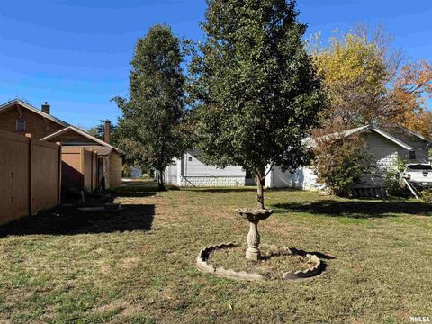 Tiny photo for 532 N WASHINGTON Street, Duquoin, IL 62832 (MLS # EB460819)