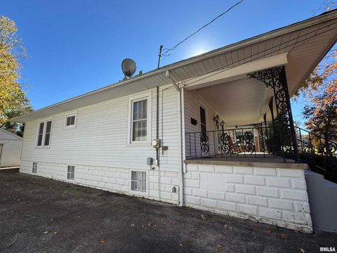 Tiny photo for 532 N WASHINGTON Street, Duquoin, IL 62832 (MLS # EB460819)