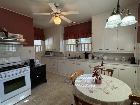 Tiny photo for 532 N WASHINGTON Street, Duquoin, IL 62832 (MLS # EB460819)