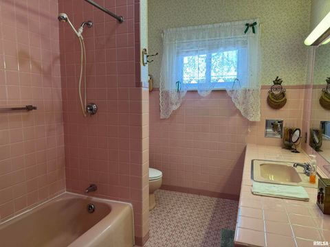 Tiny photo for 532 N WASHINGTON Street, Duquoin, IL 62832 (MLS # EB460819)