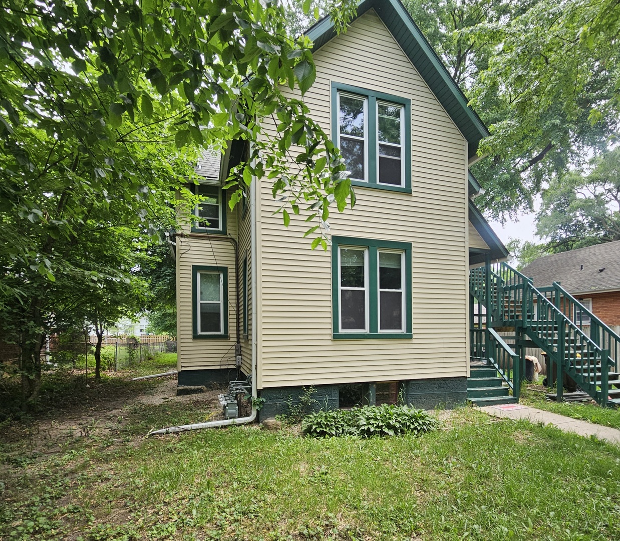 Photo 1 of 13 — 2217 LATHAM Street, Rockford, IL 61103