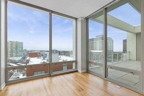 Tiny photo for 1570 Elmwood Avenue #1504, Evanston, IL 60201 (MLS # 12524776)