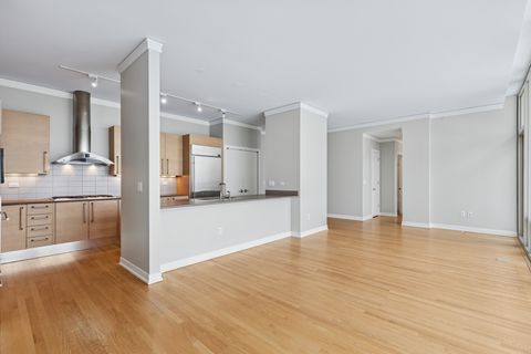 Tiny photo for 1570 Elmwood Avenue #1504, Evanston, IL 60201 (MLS # 12524776)