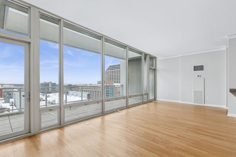 Tiny photo for 1570 Elmwood Avenue #1504, Evanston, IL 60201 (MLS # 12524776)