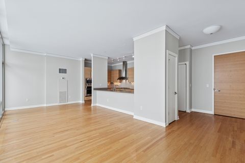 Tiny photo for 1570 Elmwood Avenue #1504, Evanston, IL 60201 (MLS # 12524776)