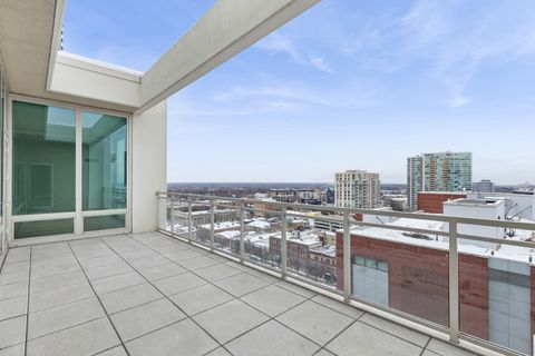 Tiny photo for 1570 Elmwood Avenue #1504, Evanston, IL 60201 (MLS # 12524776)