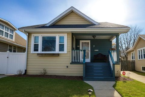 Photo of 7 Highland Street, Calumet City, IL 60409 (MLS # 12530632)