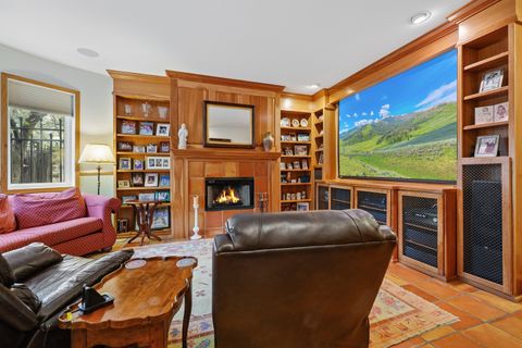 Tiny photo for 1401 S Indiana Avenue, Chicago, IL 60605 (MLS # 12620769)