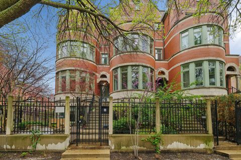 Photo of 1401 S Indiana Avenue, Chicago, IL 60605 (MLS # 12620769)