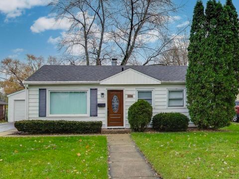 Photo of 1536 Walnut Drive, Woodstock, IL 60098 (MLS # 12519356)