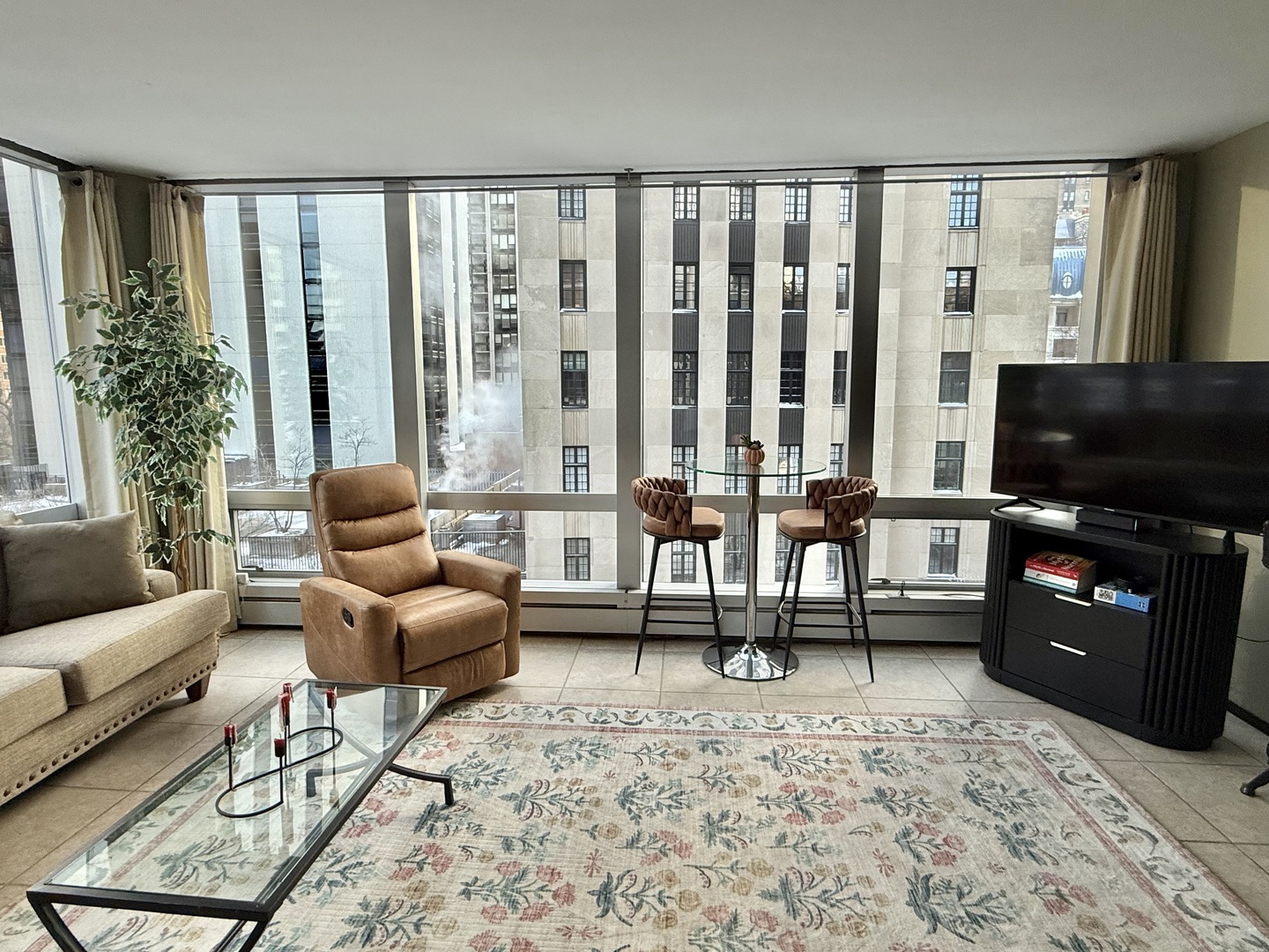 1300 N Astor Street 6B