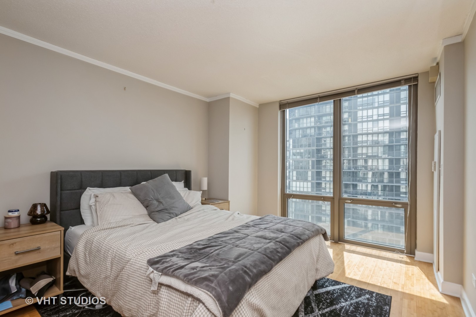 2 E Erie Street 3505