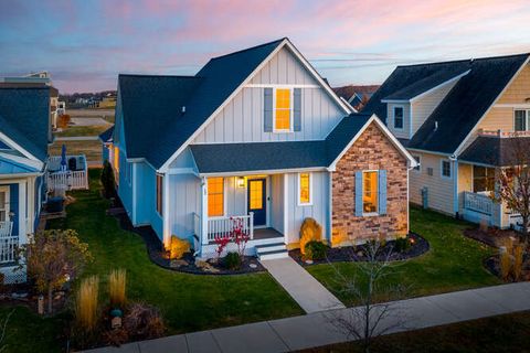 Tiny photo for 12 Cottage Green, Ottawa, IL 61350 (MLS # 12558986)