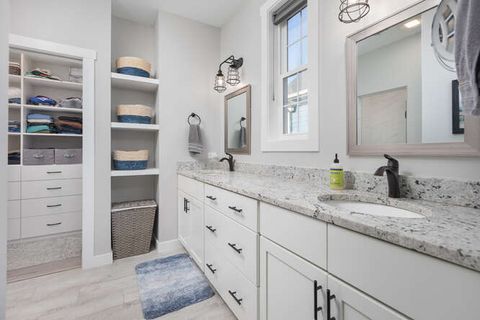 Tiny photo for 12 Cottage Green, Ottawa, IL 61350 (MLS # 12558986)