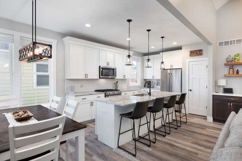 Tiny photo for 12 Cottage Green, Ottawa, IL 61350 (MLS # 12558986)