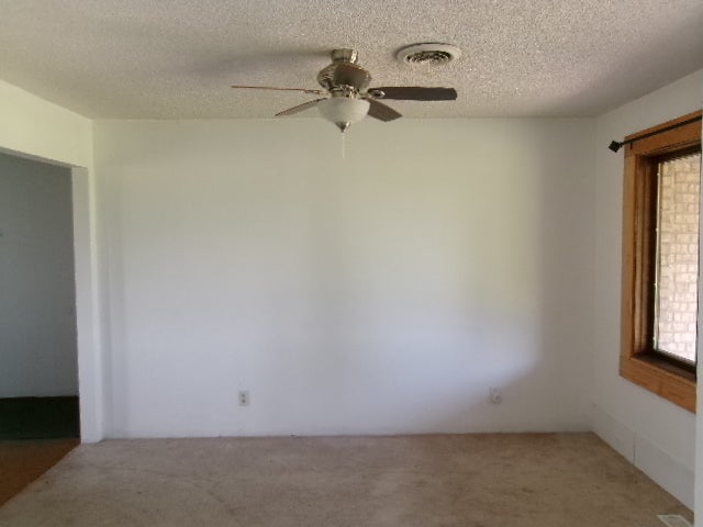 1074 N 2nd Road