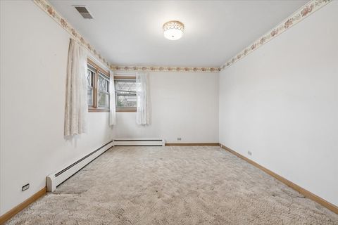 Tiny photo for 307 N Patton Avenue, Arlington Heights, IL 60005 (MLS # 12608776)