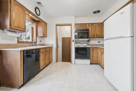 Tiny photo for 307 N Patton Avenue, Arlington Heights, IL 60005 (MLS # 12608776)