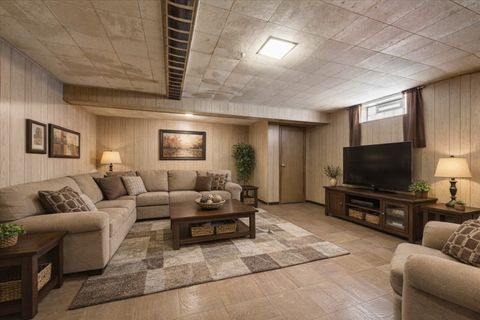 Tiny photo for 307 N Patton Avenue, Arlington Heights, IL 60005 (MLS # 12608776)