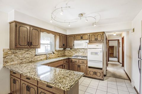 Tiny photo for 9004 Meade Avenue, Oak Lawn, IL 60453 (MLS # 12571312)