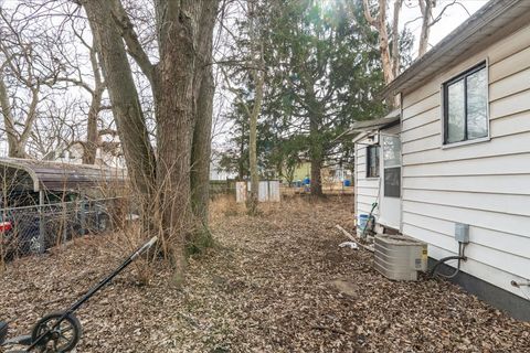 Tiny photo for 916 W Front Street, Bloomington, IL 61701 (MLS # 12527437)